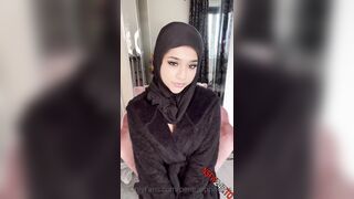 Yasmina Khan – Dildo fucking porn video