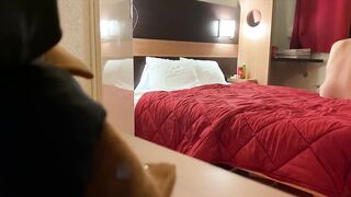 Elle Accepte De Baiser à L’hotel Avec Un Inconnu Qu’elle A Jamais Vu – Brook Logan